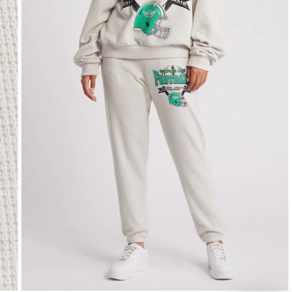✨NWT✨Boys lie sweats pants XS beige